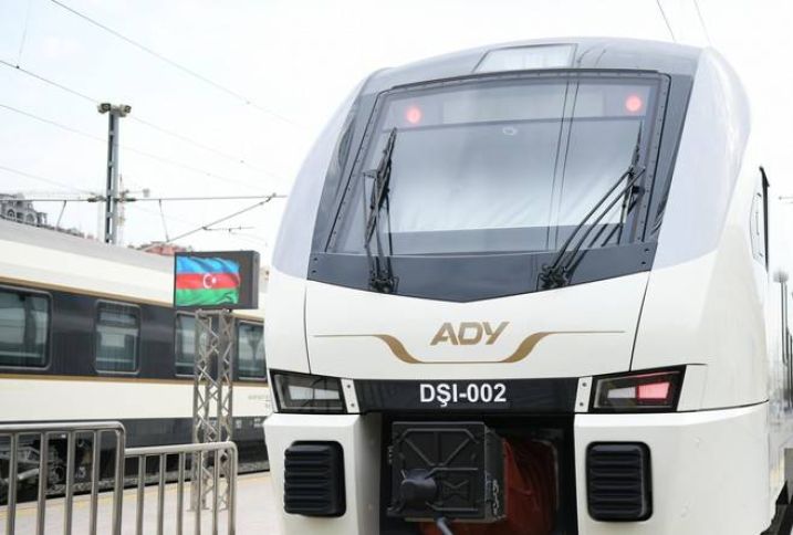 İlk dəfə sürətli sərnişin qatarlarına Ucar və Ağdaşda dayanacaq verilir